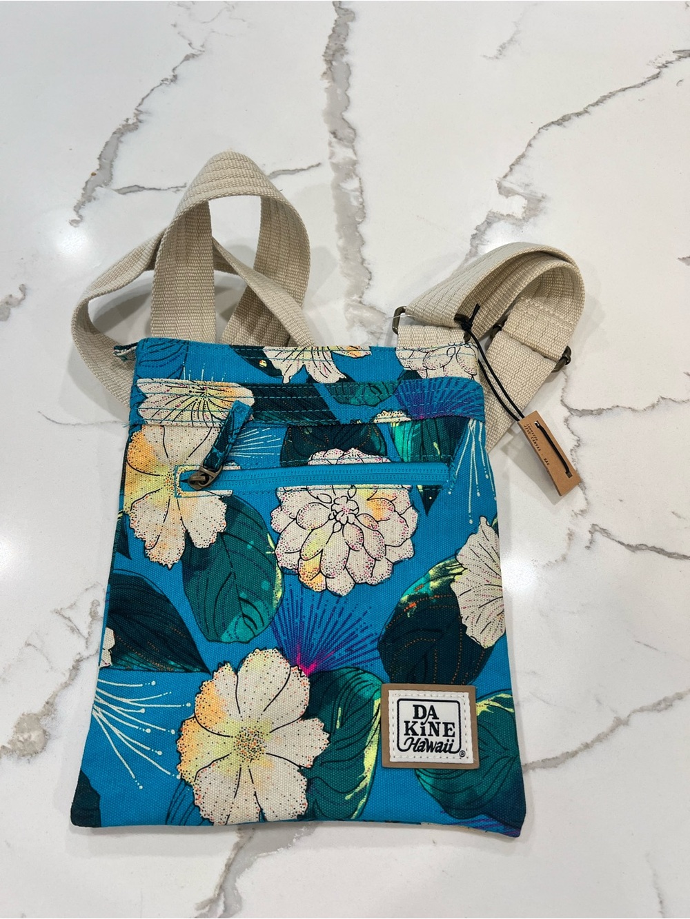 NWT Dakine Jive “Hawaii  Tropical
dream” Floral”Floral Crossbody w Beige Strap